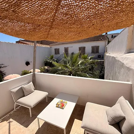 La Maison De - Piscine & 3*