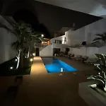 La Maison De - Piscine & 3*