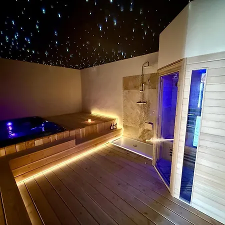 La Maison De - Piscine&spa Couette-café Sète