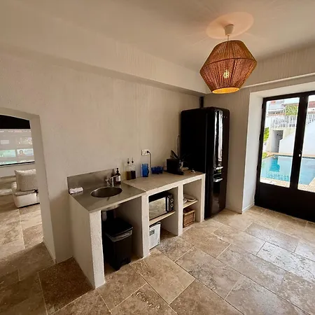 Couette-café La Maison De - Piscine&spa Sète