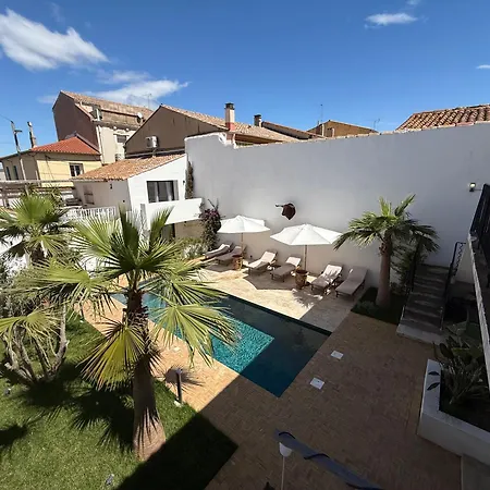 La Maison De - Piscine&spa Couette-café Sète