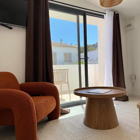 La Maison De - Piscine&spa Couette-café Sète