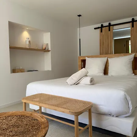 La Maison De - Piscine&spa Couette-café