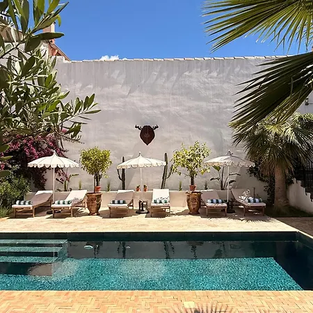 La Maison De - Piscine & Bed & Breakfast Sète